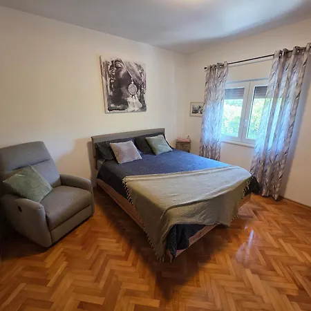 Dorothy Apartment